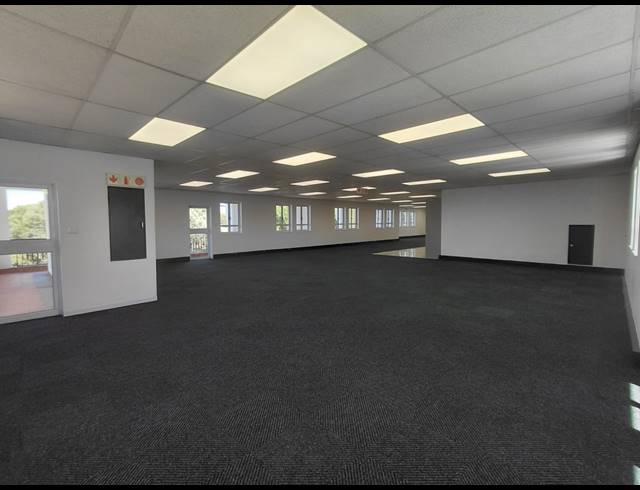 377M² OFFICE TO LET IN BRYANSTON